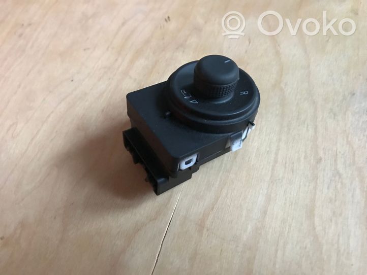 Opel Astra J Wing mirror switch 13345014