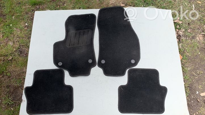 Opel Zafira B Kit tapis de sol auto 