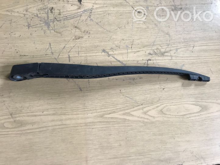 Opel Astra G Ramię wycieraczki szyby tylnej 90559607