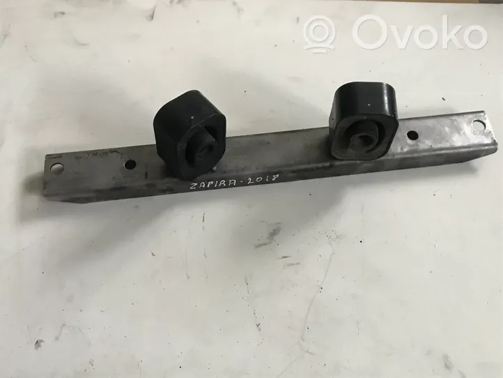 Opel Zafira C Staffa/supporto di montaggio della marmitta 