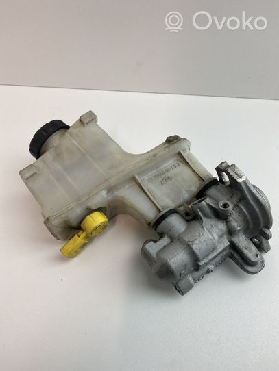 Volkswagen PASSAT B8 Brake fluid reservoir 5Q2611301