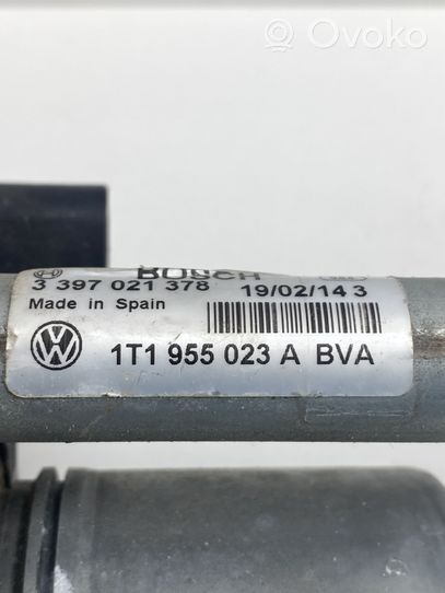 Volkswagen Touran II Tringlerie et moteur d'essuie-glace avant 1T1955023A