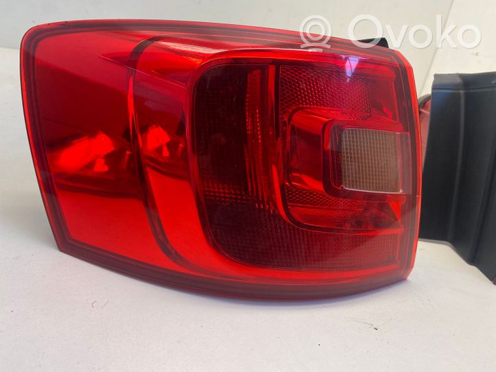 Volkswagen Jetta VI Lampy tylne / Komplet 