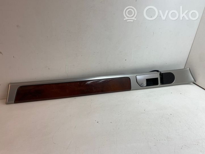 Volkswagen Touareg I Moulure/baguette de porte avant 7L6867440