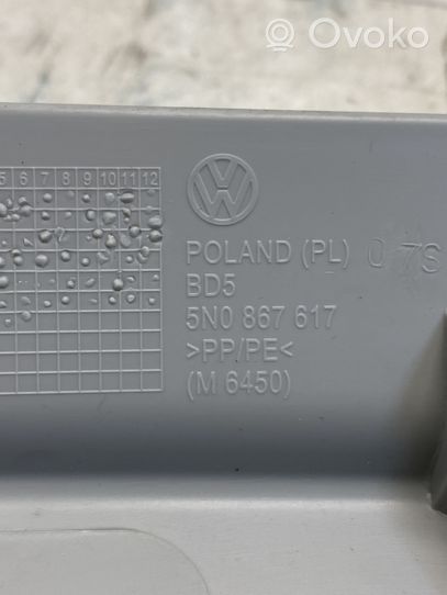 Volkswagen Tiguan Osłona / Listwa podsufitki bagażnika 5N0867617