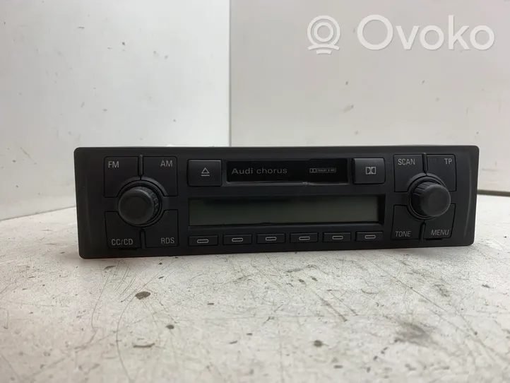 Audi A2 Radio/CD/DVD/GPS-pääyksikkö 8Z0035152D