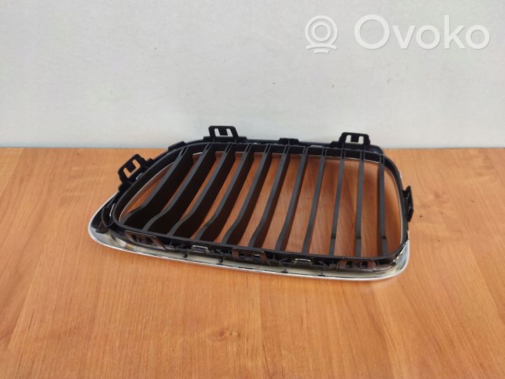 BMW 2 F22 F23 Grille calandre supérieure de pare-chocs avant 7464482