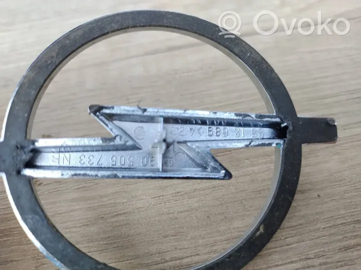 Opel Vectra B Manufacturer badge logo/emblem 90505733