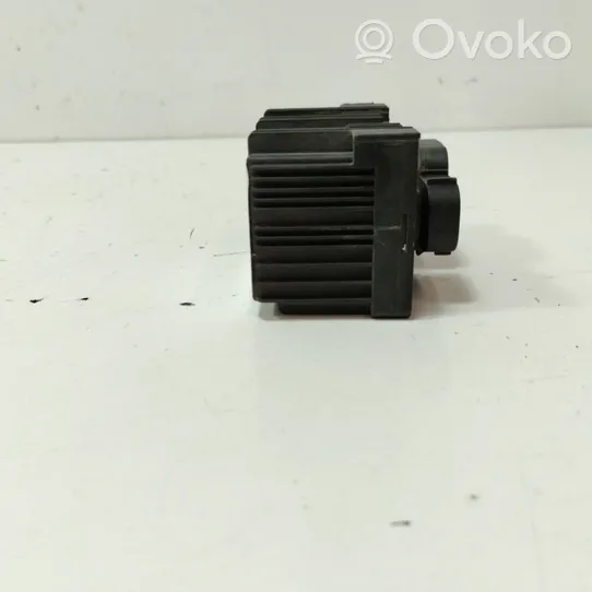 Opel Astra J Glow plug pre-heat relay 55557761