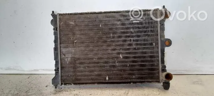 Volkswagen Polo II 86C 2F Radiateur de refroidissement 867121253L