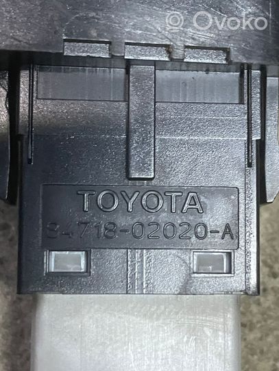 Toyota Auris E180 Käsijarrun/pysäköintijarrun kytkin 8471802020A