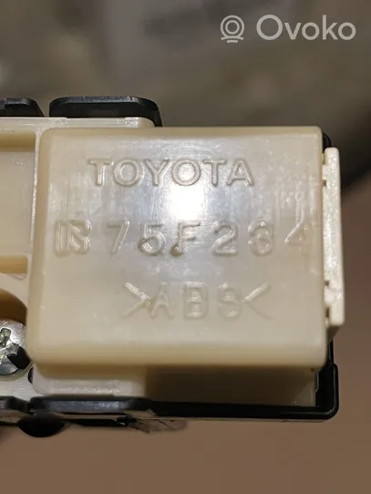 Toyota Prius+ (ZVW40) Autres commutateurs / boutons / leviers 75F234