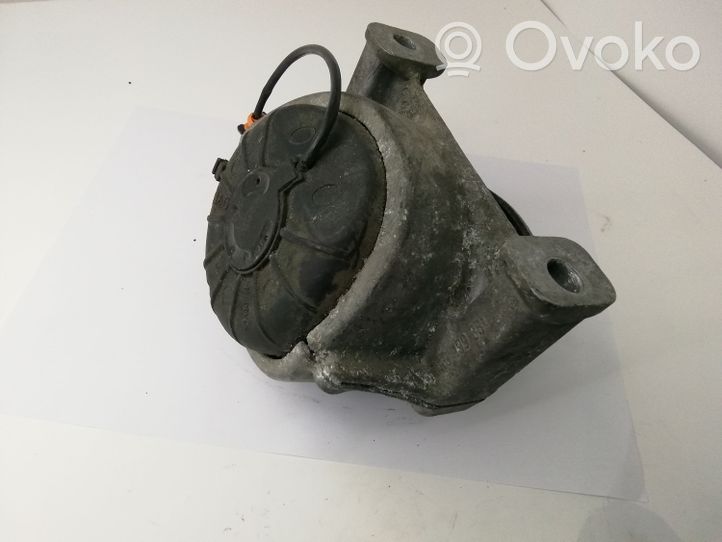 Audi A4 S4 B8 8K Supporto di montaggio del motore 8K0199381