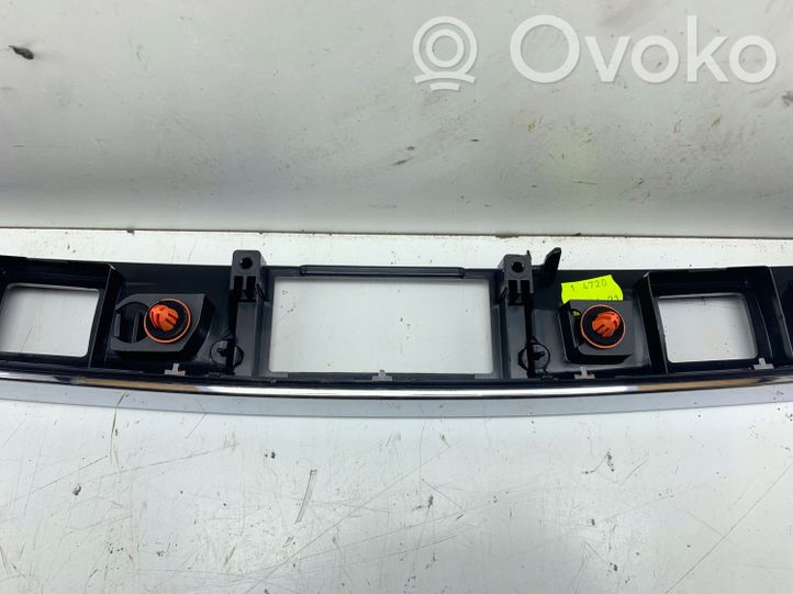 A2047402193 Mercedes-Benz E W212 Tailgate trim, 129.41 € | RRR