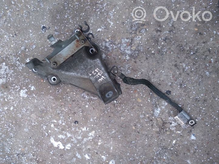 BMW 1 E81 E87 Support, suspension du moteur 6760309