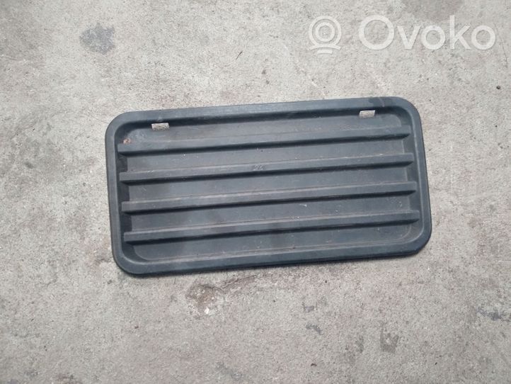 BMW 3 E30 Mascherina/griglia fendinebbia anteriore 1906287