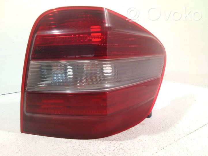 Mercedes-Benz ML W164 Lampa tylna 404122R