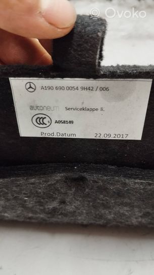 Mercedes-Benz AMG GT R190 C190 Apatinis, bagažinės šono, apdailos skydas A1906900054