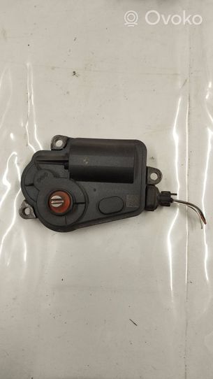 BMW 5 G30 G31 Attuatore/motore della valvola del collettore di aspirazione 8582069