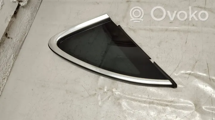 Porsche Macan Rear side window/glass 95b845297