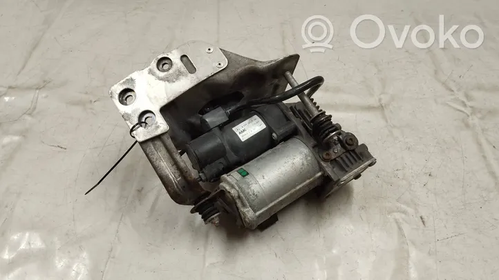 Mercedes-Benz S W222 Ilmajousituksen kompressoripumppu A0993200104