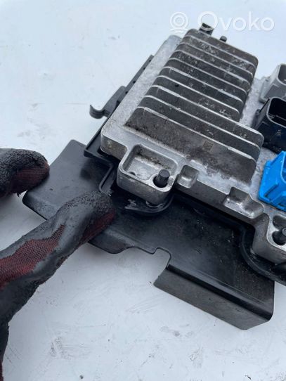 Opel Corsa E Motora vadības bloka ECU 12147