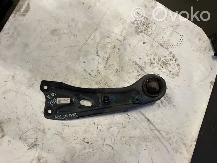 Hyundai i30 Braccio di controllo sospensione posteriore superiore/braccio oscillante 55270-G4AA0