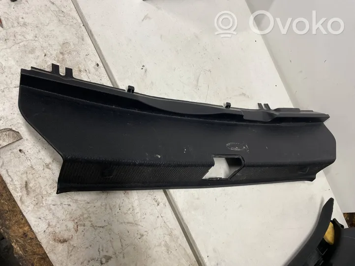 Mercedes-Benz C W204 Rivestimento di protezione sottoporta del bagagliaio/baule A2046900825