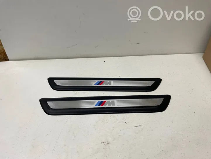 BMW X4 F26 Etuoven kynnyksen suojalista 8060406