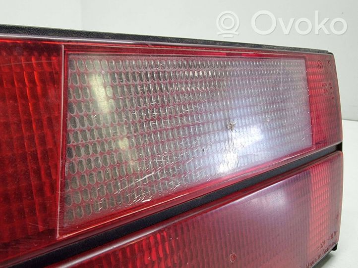 BMW 5 E34 Lampy tylnej klapy bagażnika 83515620R