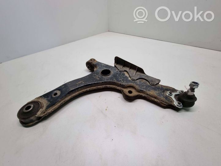 Volkswagen PASSAT B4 Fourchette, bras de suspension inférieur avant 357407158A