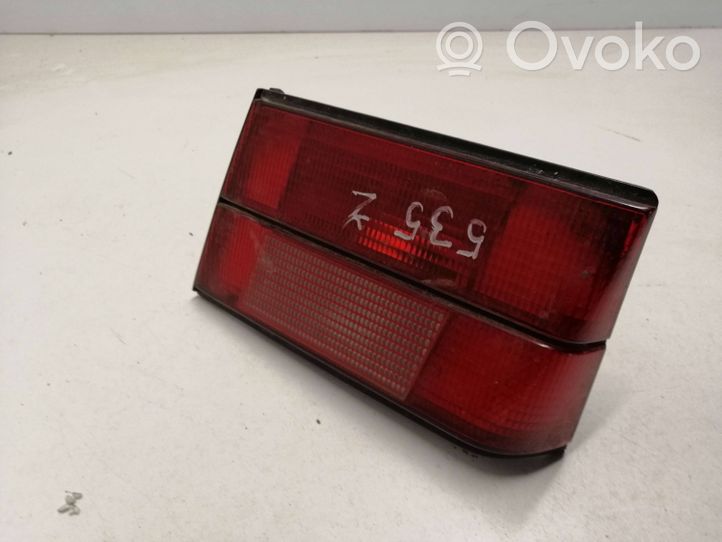 BMW 5 E34 Lampy tylnej klapy bagażnika 1384012R