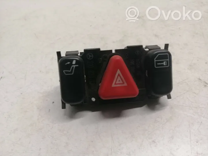 Mercedes-Benz E W210 Botón interruptor de luz de peligro 2108201310