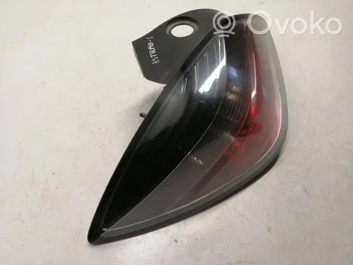 Opel Astra H Lampa tylna 24451832