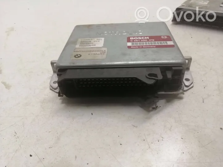 BMW 7 E32 Engine control unit/module 0261200179