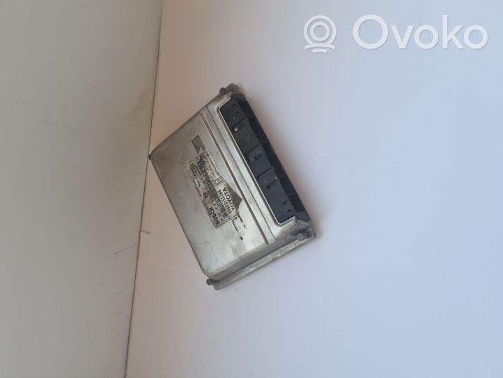 Toyota Yaris Sterownik / Moduł ECU 0281010563