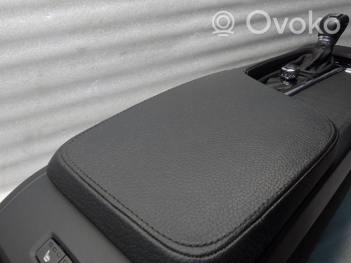 Volvo S90, V90 Consolle centrale 39841419
