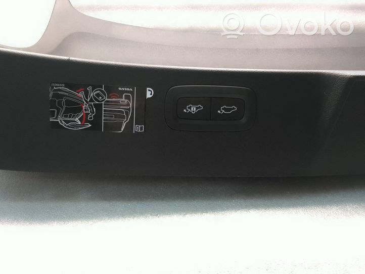 Volvo XC40 Bottom trim 30747056