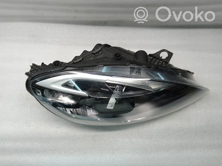 Volvo V40 Lampa przednia 31420008