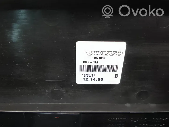 Volvo S90, V90 Trzecie światło stop 31371838