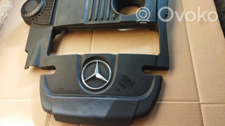 Mercedes-Benz E A207 Variklio dangtis (apdaila) A2710101267