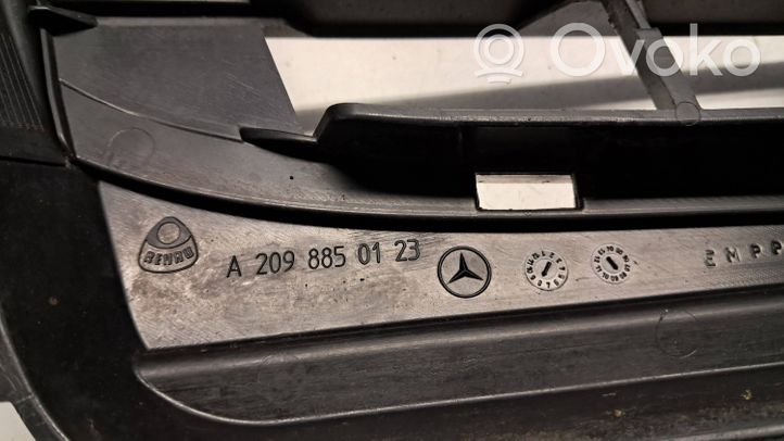 Mercedes-Benz CLK A209 C209 Etupuskurin alempi jäähdytinsäleikkö A2098850123
