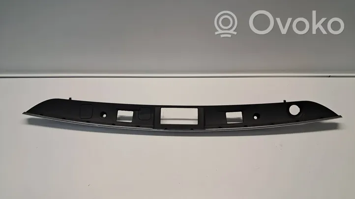 Mercedes-Benz C W204 Listwa oświetlenie tylnej tablicy rejestracyjnej A2047400993