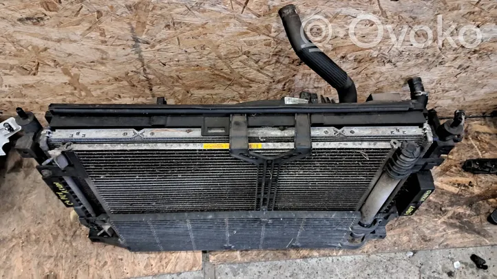 Citroen C4 Grand Picasso Radiateur de refroidissement 9806313280