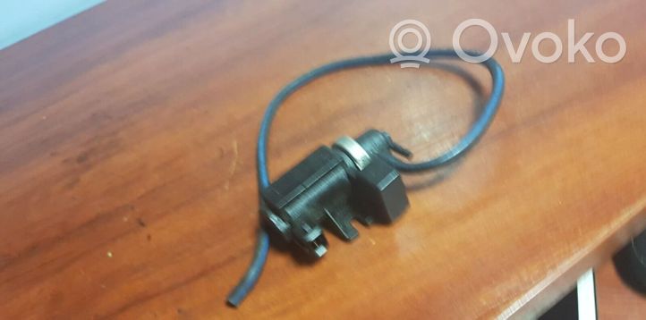 BMW X3 E83 Turboahtimen magneettiventtiili 2247906