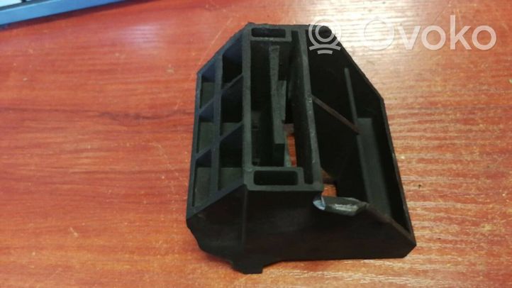 BMW 6 E63 E64 Radiator mount bracket 7542517