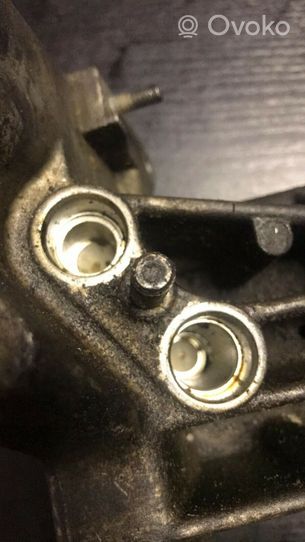 BMW 5 E39 Engine mounting bracket 1745741