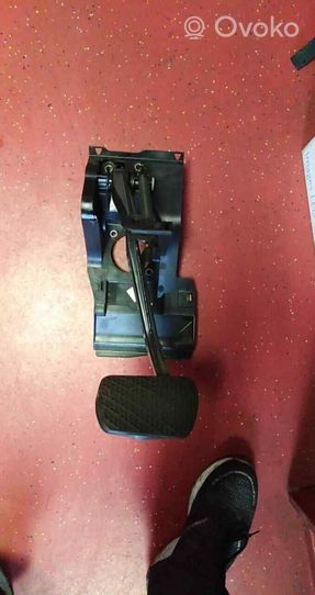 Mercedes-Benz C W203 Pedal de freno A2032901001