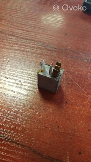 Opel Tigra A Other relay 90414477