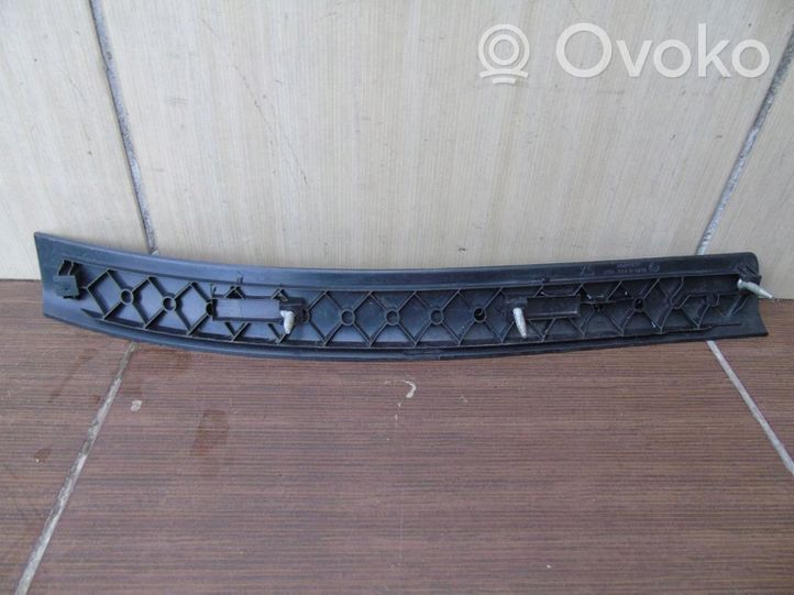 BMW 3 E46 Rivestimento del vano portaoggetti del cruscotto 8196102